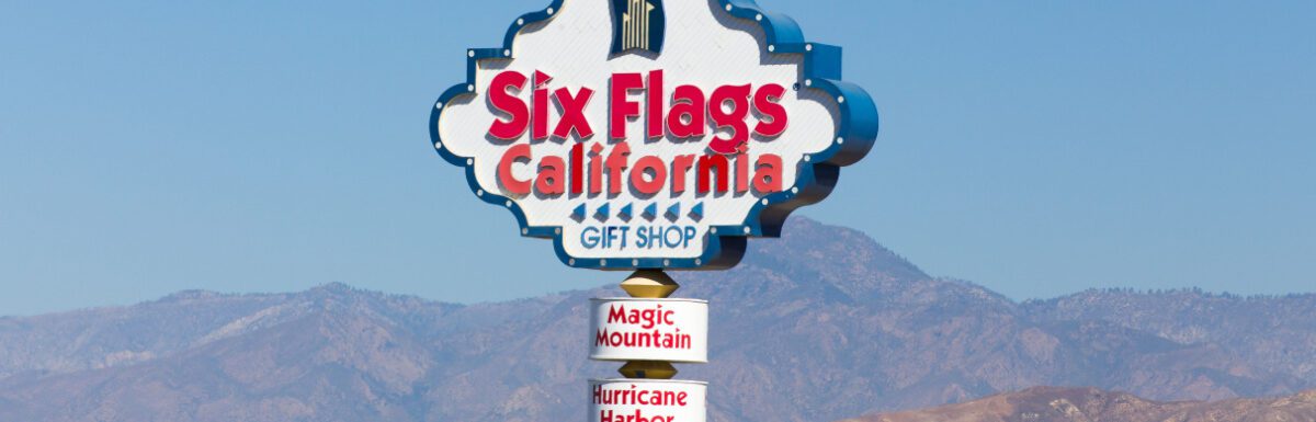Six flags Magic Mountain entrance sign in California, USA.